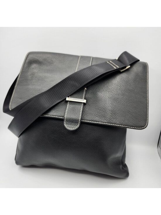 TravelSmith Other - Travelsmith Elegant Black Leather Messenger Bag
